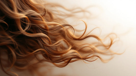 ¿Se te cae el pelo? Descubre cómo frenarlo con champús naturales